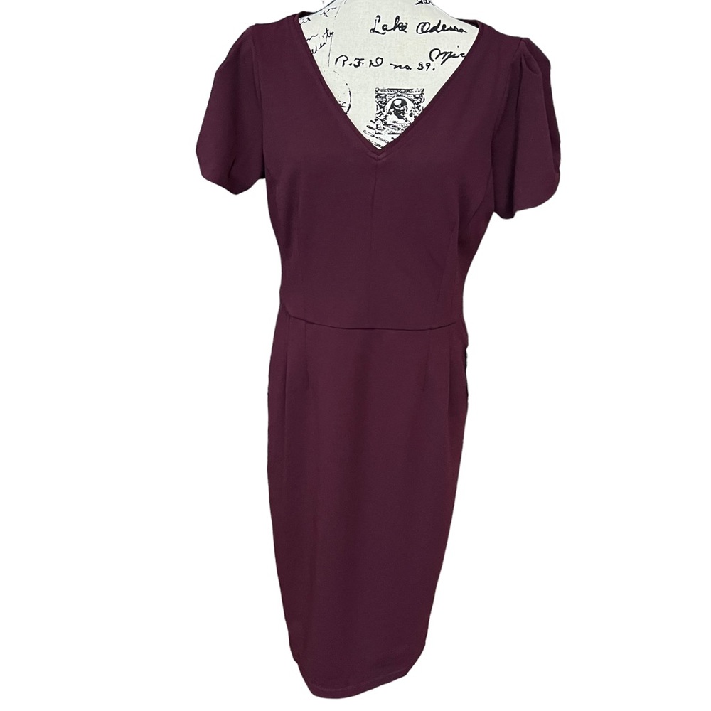Maggy London SHORT SLEEVE CREPE MIDI DRESS 
Ladies size 10 PORT WINE